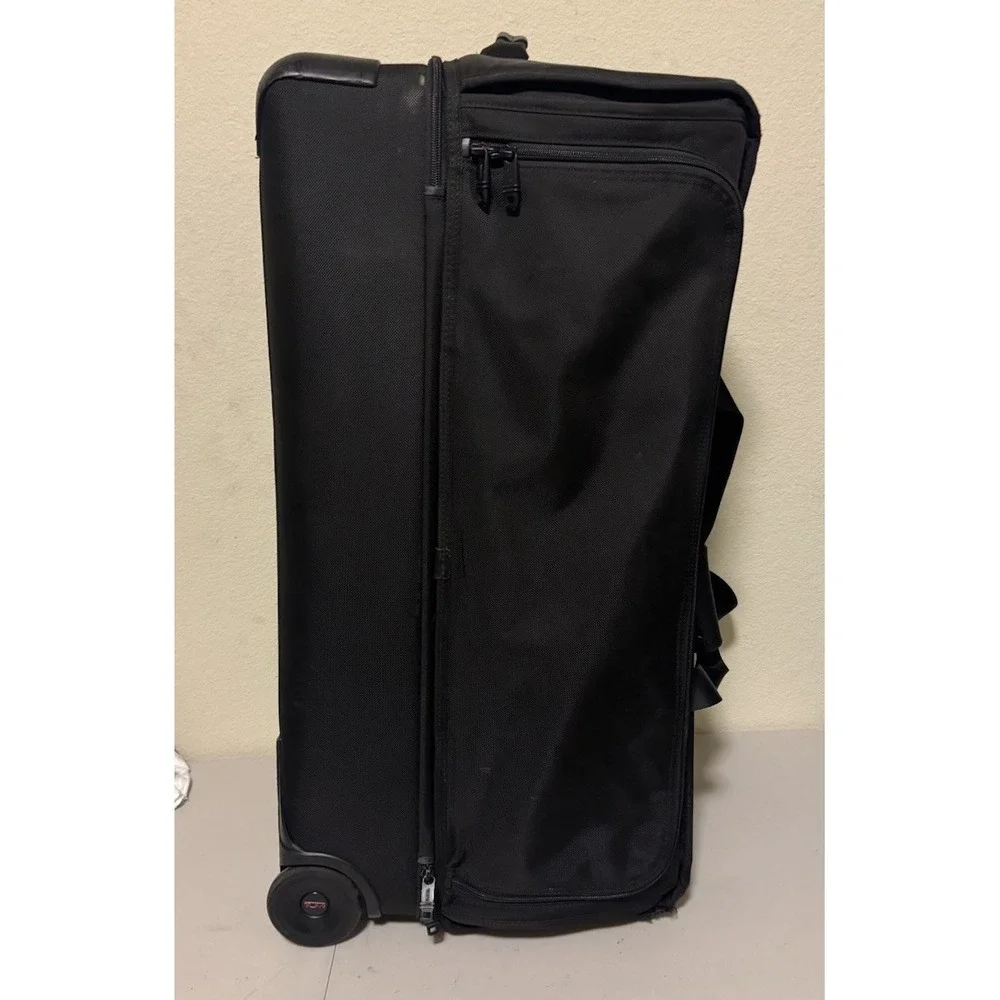 Tumi Alpha 2 Large 2 Wheeled Rolling Split Duffel Bag 22043D2 Suitcase Luggage